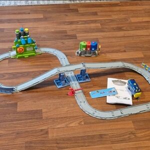 Chuggington Interactive Railway Chug Wash Train Track Learning Curve Set